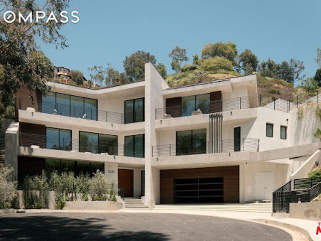 House for sale in Los Angeles, Los Angeles County