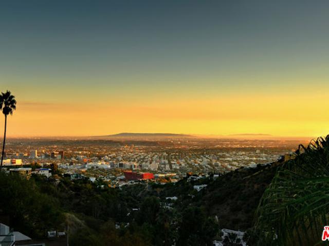 House for sale in Los Angeles, Los Angeles County