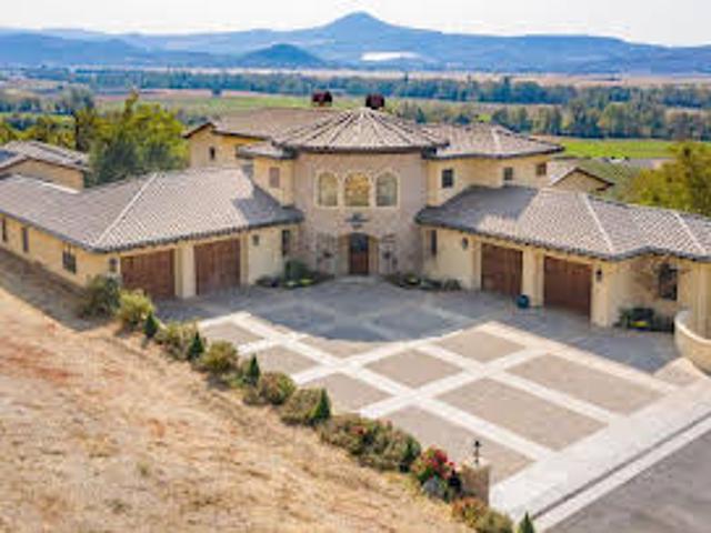 House for sale in Eagle Point