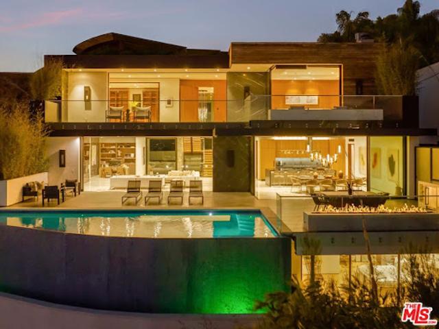 House for sale in Canoga Park, California