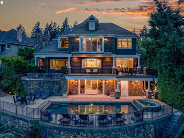 House for sale in Lake Oswego, Clackamas County