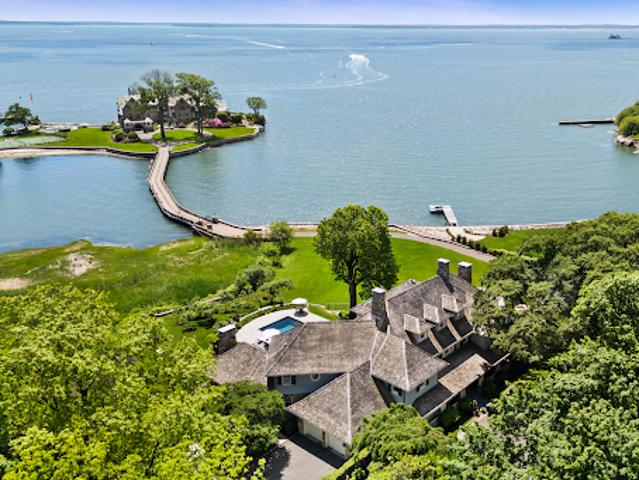 House for sale in Greenwich