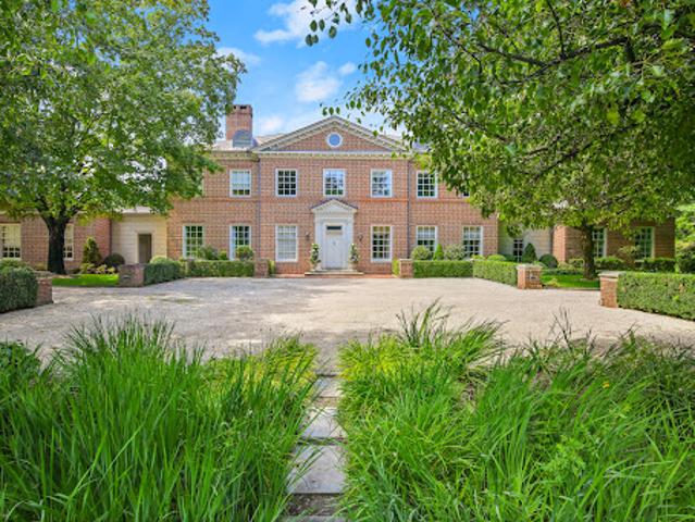 House for sale in Greenwich