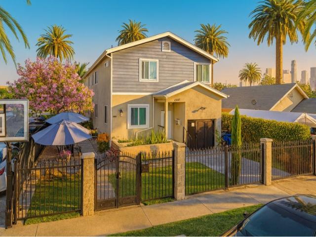 Room for rent in Canoga Park, California
