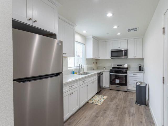 Room for rent in Canoga Park, California