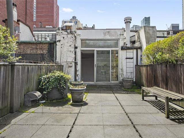 House for sale in New York, Arverne