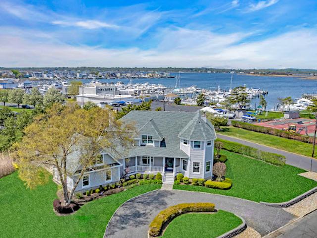 House for sale in Monmouth Beach