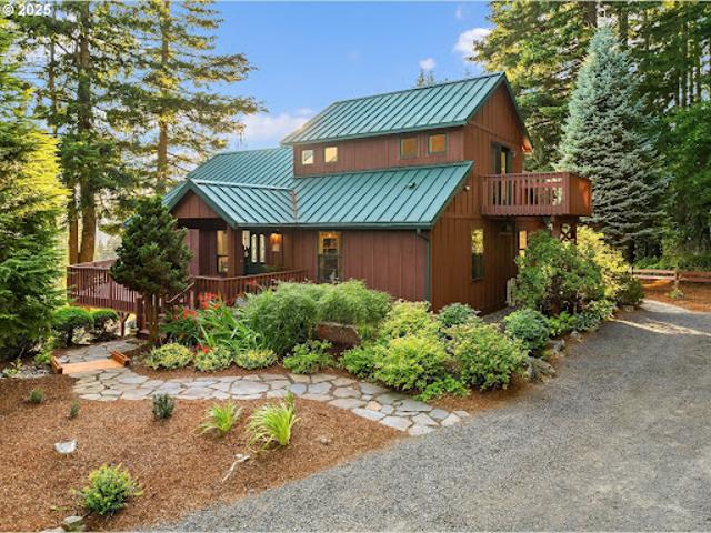 House for sale in Stevenson, Washington