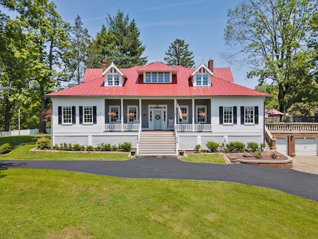 House for sale in Coraopolis