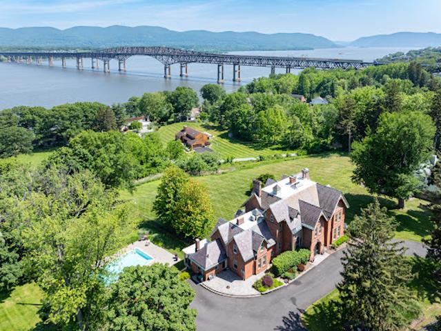 House for sale in New York