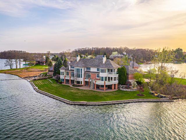 House for sale in Fenton, Michigan