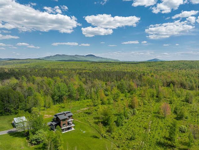 House for sale in Memphrémagog, Quebec
