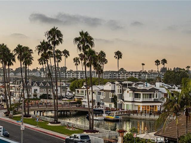 House for sale in Corona Del Mar, California