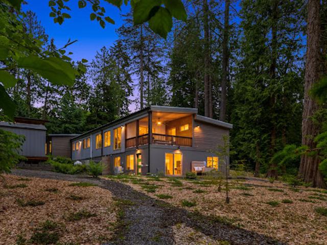 House for sale in Bainbridge Island, Washington