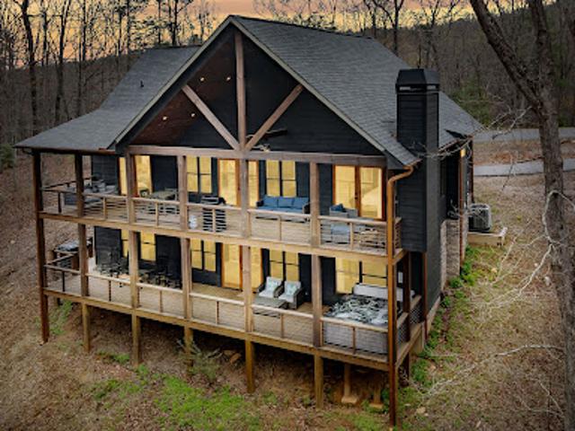 House for sale in Blue Ridge