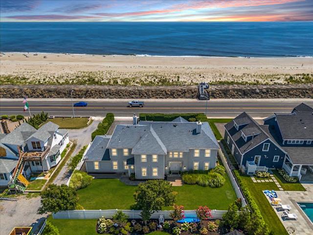 House for sale in Monmouth Beach