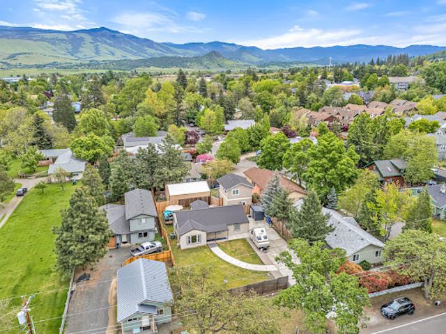 House for sale in Ashland, Oregon