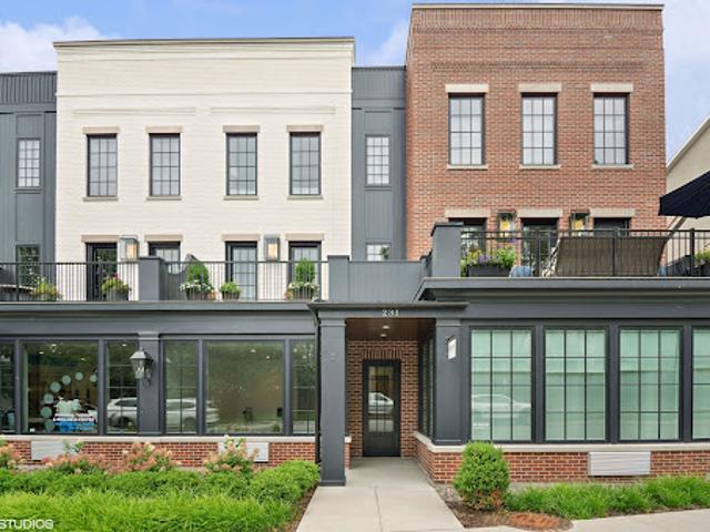 House for sale in Clarendon Hills