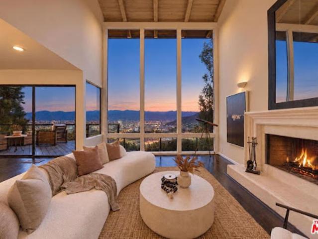 House for sale in Los Angeles, Los Angeles County