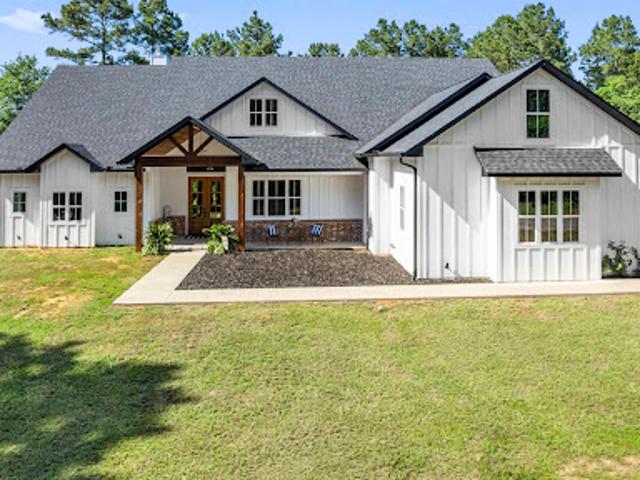 House for sale in Lindale, Smith County