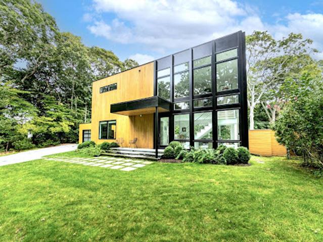 House for sale in Wainscott, New York