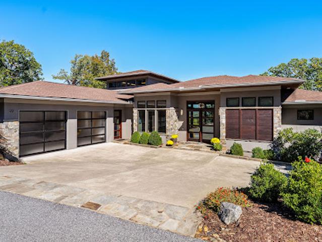 House for sale in Hendersonville, Henderson County