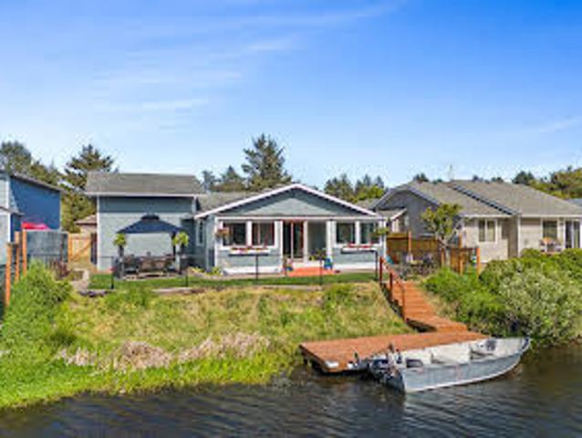 House for sale in Ocean Shores