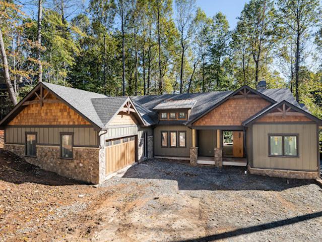 House for sale in Hendersonville, Henderson County