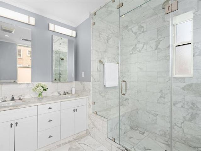 House for sale in New York, Arverne