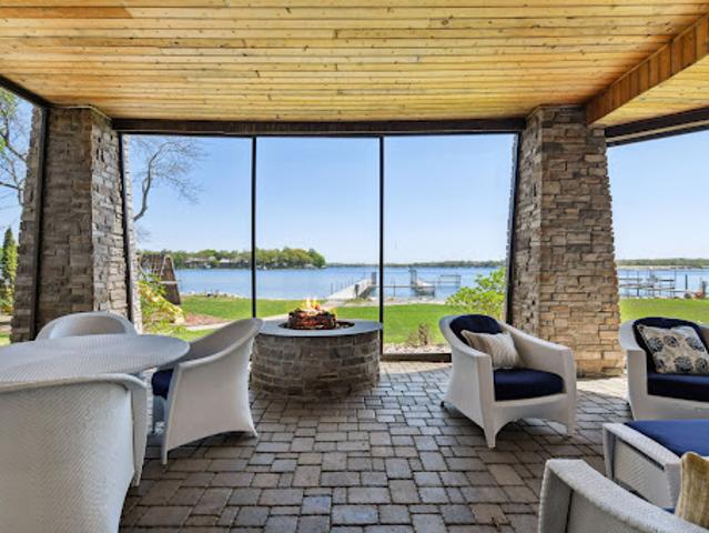 House for sale in Excelsior
