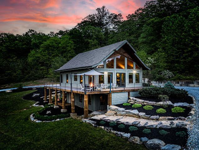 House for sale in Hendersonville