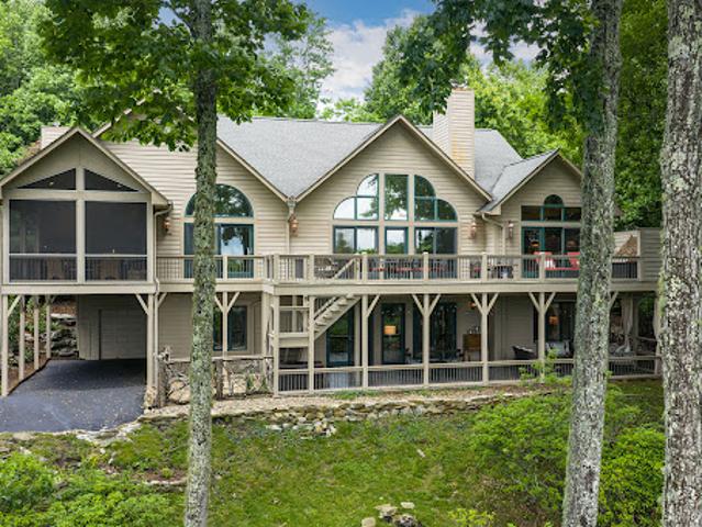 House for sale in Hendersonville, North Carolina