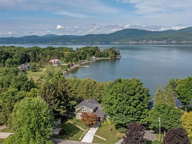 House for sale in Bridport, Vermont