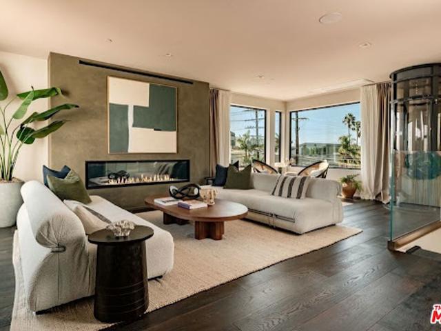 House for sale in Los Angeles, Los Angeles County