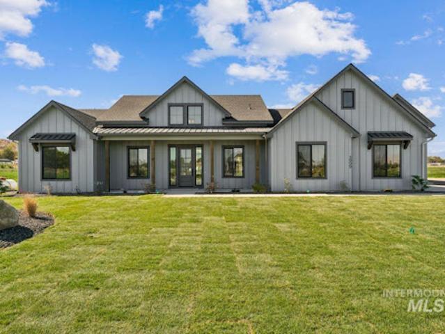House for sale in Emmett, Gem County