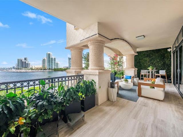 House for sale in Miami Beach, Miami-Dade County