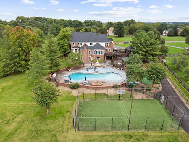 House for sale in Centreville House for sale in Centreville