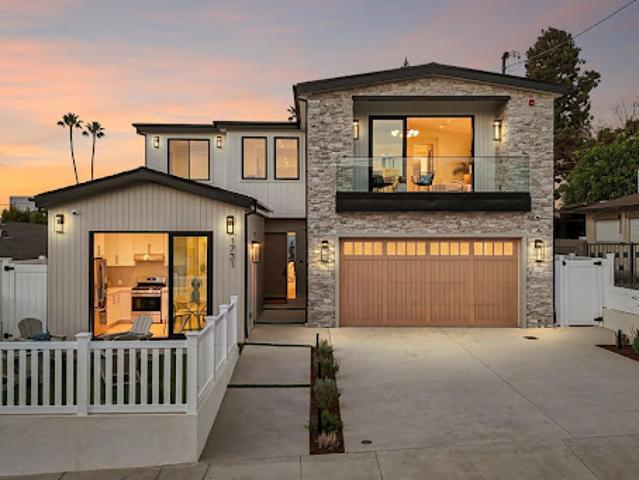 House for sale in Manhattan Beach, Los Angeles County