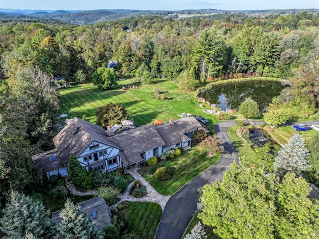 House for sale in Brookfield, Connecticut