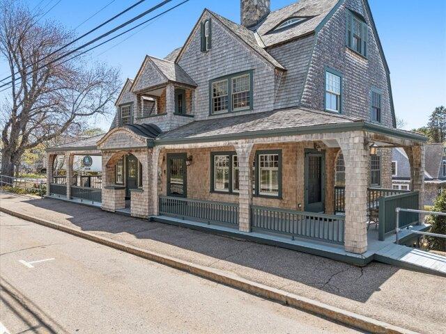 House for sale in York Village, York