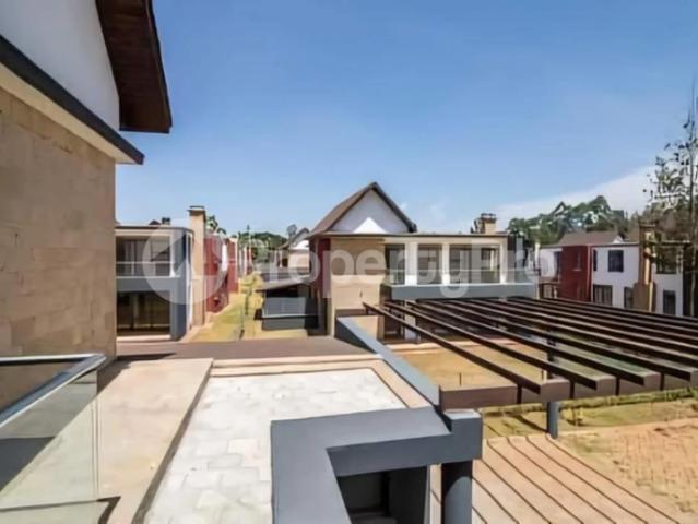 House for sale in Roysambu
