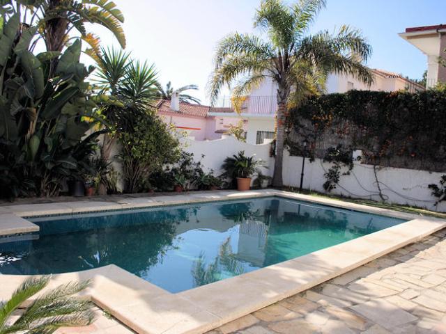 Casa en alquiler en Rincón De La Victoria