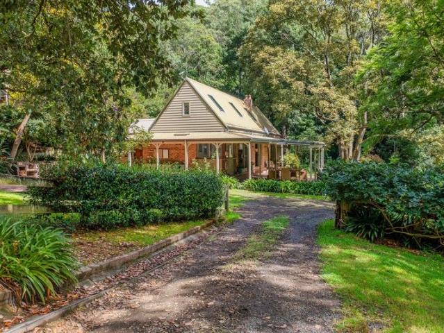 Cottage for sale in Berry