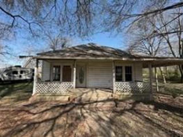 House for sale in Maud, Texas