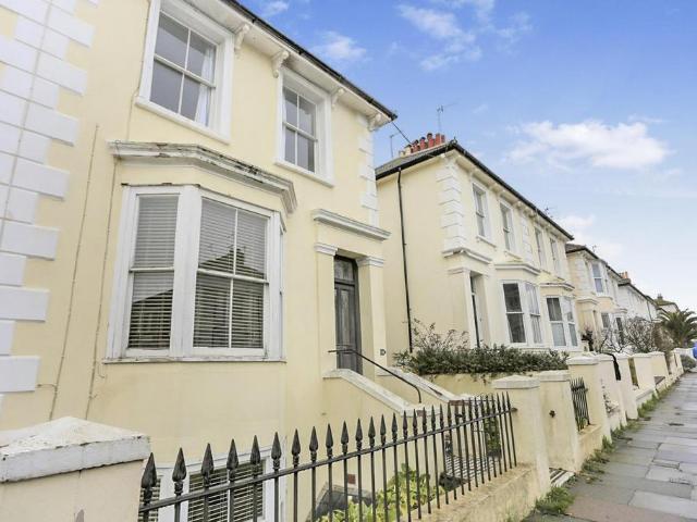 Apartment for rent in Aldrington