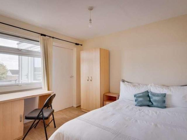 House for rent in Hales Place, The Bridge