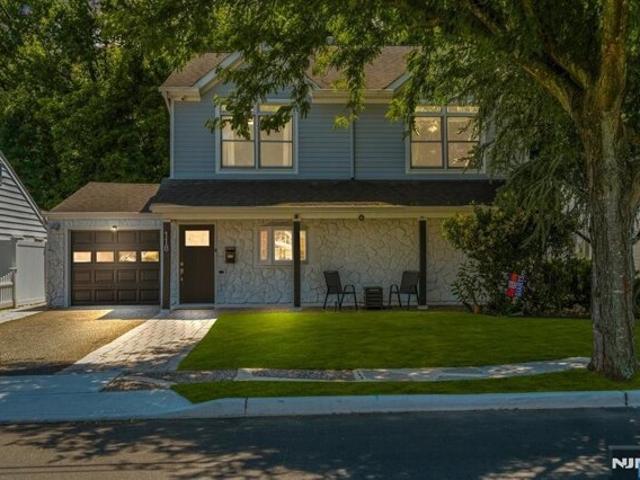 House for sale in Rochelle Park, New Jersey