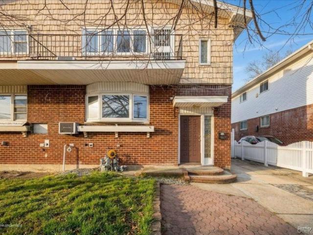 House for sale in Queens, Arverne