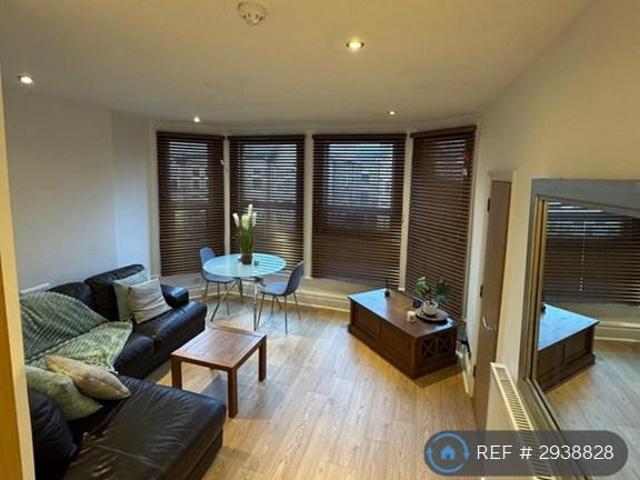 Apartment for rent in Calderstones