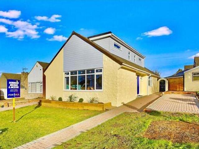 House for sale in Allington, Midway